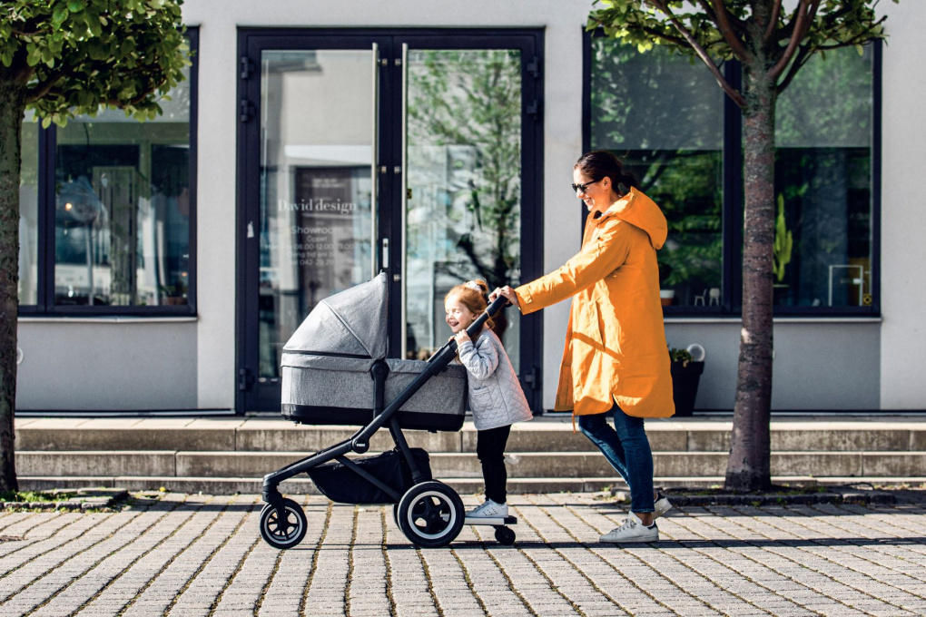 Thule Sleek + люлька Thule Bassin 11000010