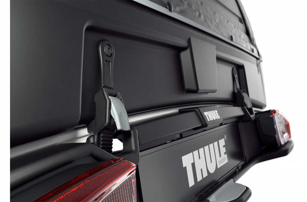 Жесткое дно бокса выполнено по форме багажника Thule VeloSpace XT